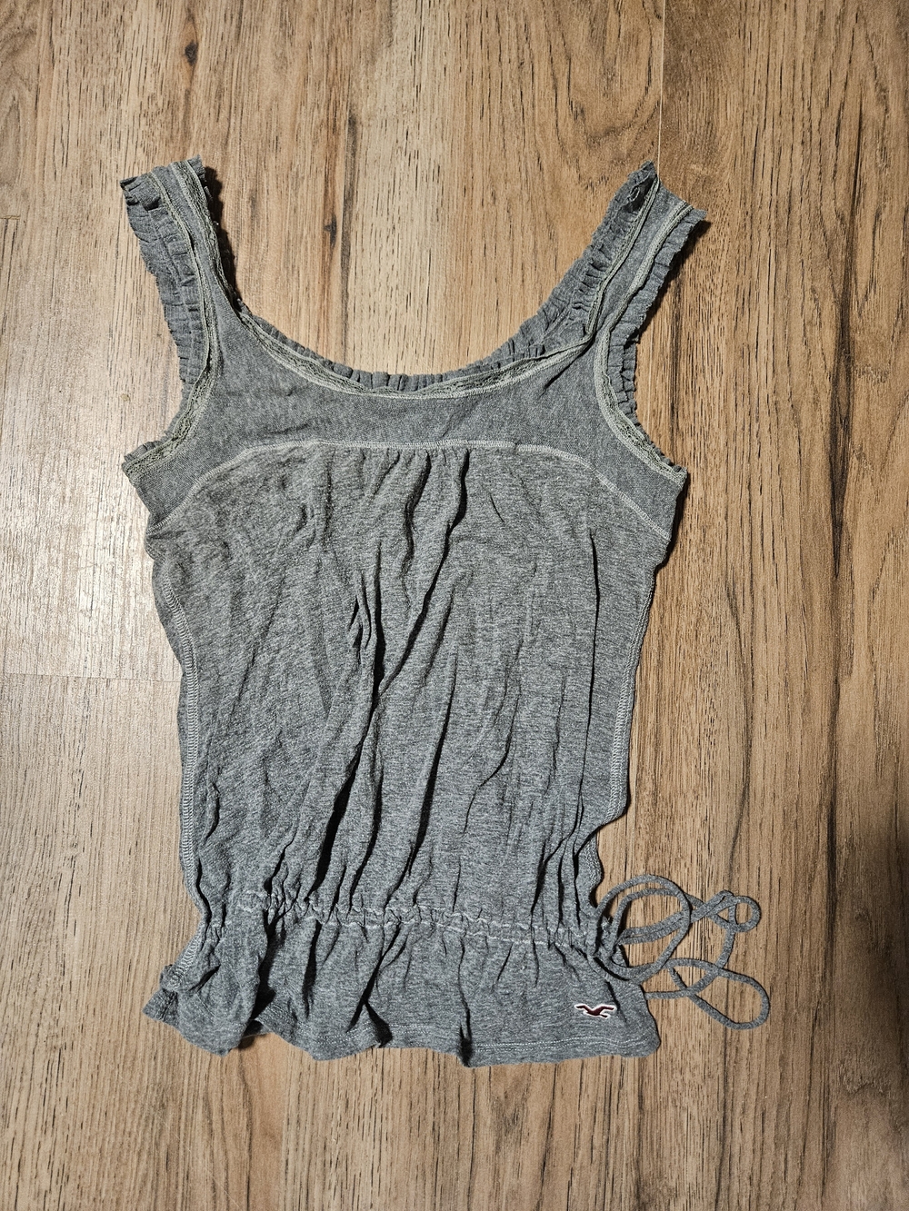 Hollister Heather Gray Ruffle Strap Tank Top Y2k style
